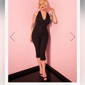 XS CAPRI PANTS IN BLACK - VIXEN BY MICHELINE PITT